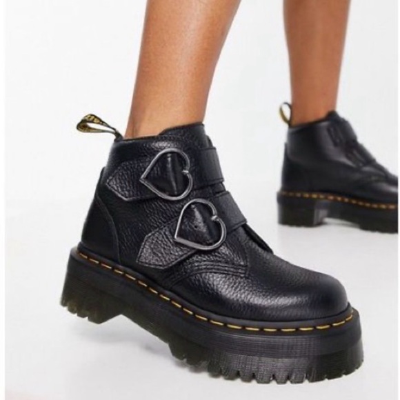 Dr. Martens Shoes - Dr Martens Devon Heart Black Leather Platform Boots Size 8 NWOB